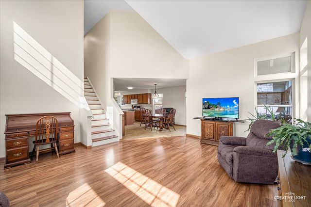 1438 Westbury Circle, North Aurora, IL 60542