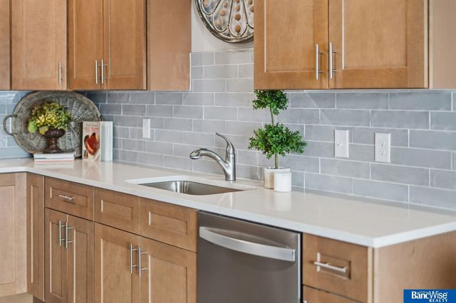 3501 Pearl Crescent Drive, Lincoln, NE 68504