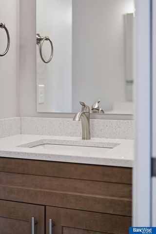 3501 Pearl Crescent Drive, Lincoln, NE 68504