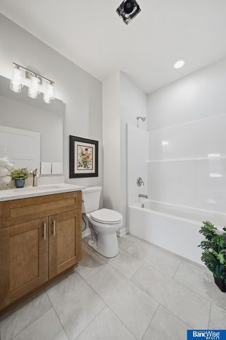 3501 Pearl Crescent Drive, Lincoln, NE 68504