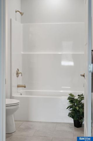 3501 Pearl Crescent Drive, Lincoln, NE 68504