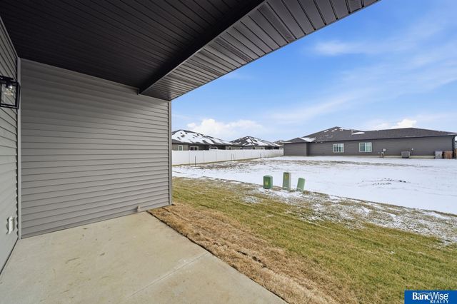 3501 Pearl Crescent Drive, Lincoln, NE 68504