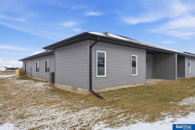 3501 Pearl Crescent Drive, Lincoln, NE 68504