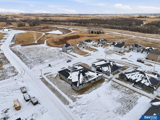 3501 Pearl Crescent Drive, Lincoln, NE 68504