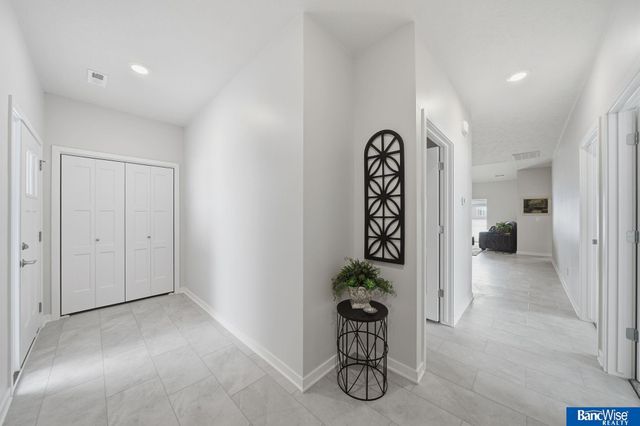 3501 Pearl Crescent Drive, Lincoln, NE 68504