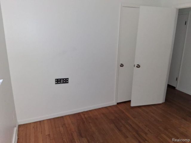 19482 Archer Street, Detroit, MI 48219