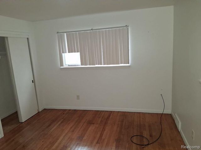 19482 Archer Street, Detroit, MI 48219