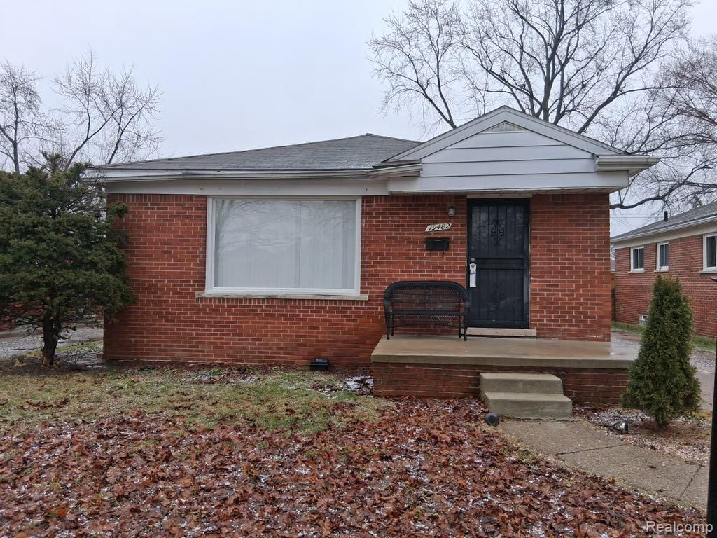 19482 Archer Street, Detroit, MI 48219