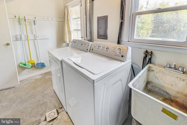 1208 PINEWOOD DR, Frederick, MD 21701