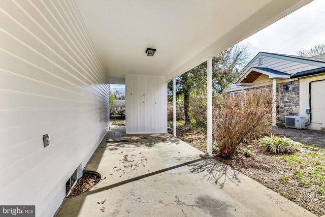 1208 PINEWOOD DR, Frederick, MD 21701