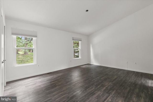 1550 MCLEAN COMMONS CT, Mclean, VA 22101