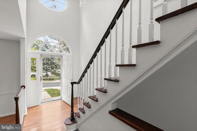 1550 MCLEAN COMMONS CT, Mclean, VA 22101