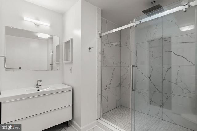 1550 MCLEAN COMMONS CT, Mclean, VA 22101
