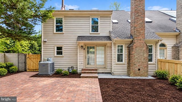 1550 MCLEAN COMMONS CT, Mclean, VA 22101