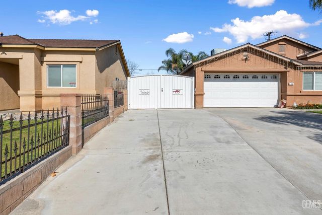 618 Kirklees Court, Bakersfield, CA 93307