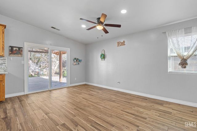 618 Kirklees Court, Bakersfield, CA 93307