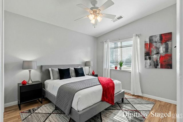 618 Kirklees Court, Bakersfield, CA 93307