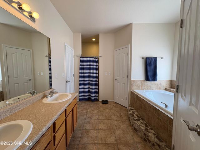1231 Gunsight Peak Drive, Las Cruces, NM 88012