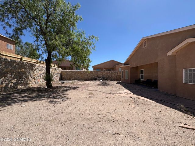 1231 Gunsight Peak Drive, Las Cruces, NM 88012