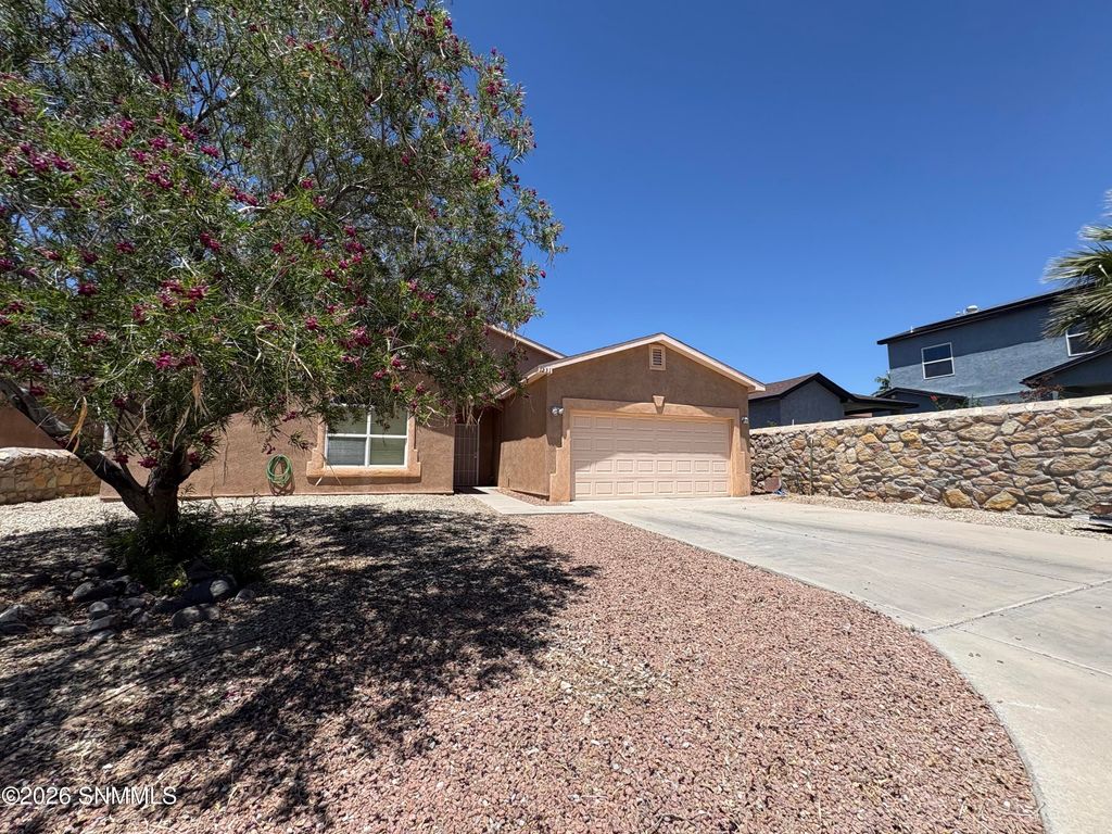 1231 Gunsight Peak Drive, Las Cruces, NM 88012