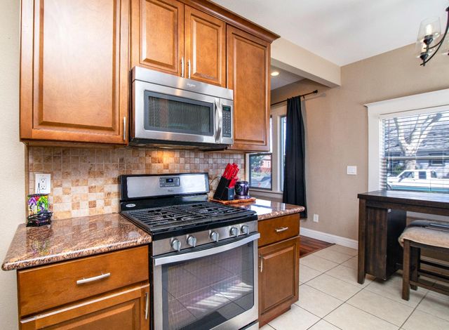 436 E Walnut, Lodi, CA 95240