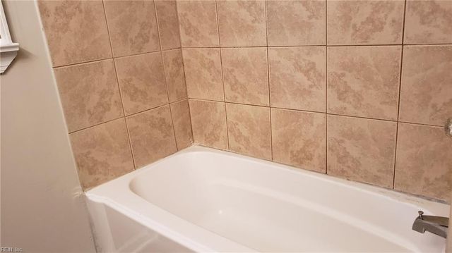 324 E Leicester AVE, Norfolk, VA 23503