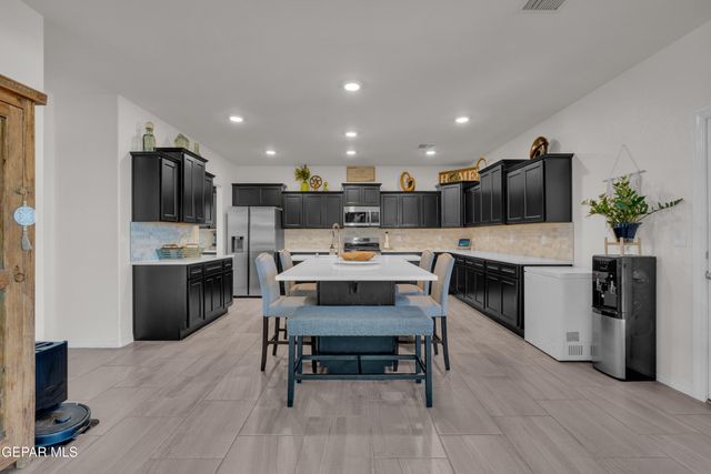 5024 MARK AVIZO, El Paso, TX 79938