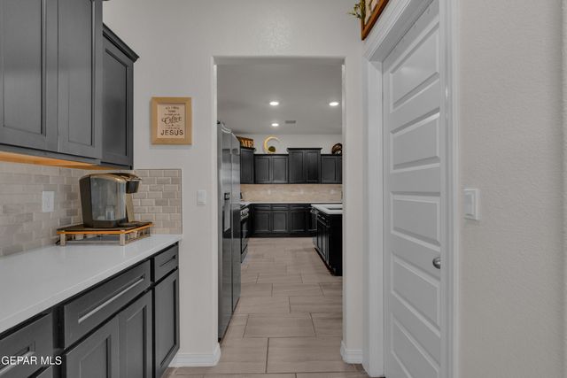 5024 MARK AVIZO, El Paso, TX 79938