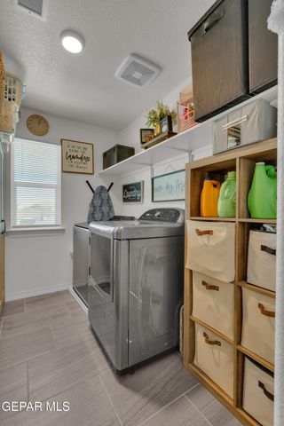 5024 MARK AVIZO, El Paso, TX 79938