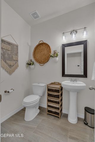 5024 MARK AVIZO, El Paso, TX 79938