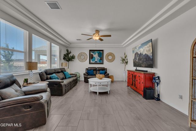 5024 MARK AVIZO, El Paso, TX 79938