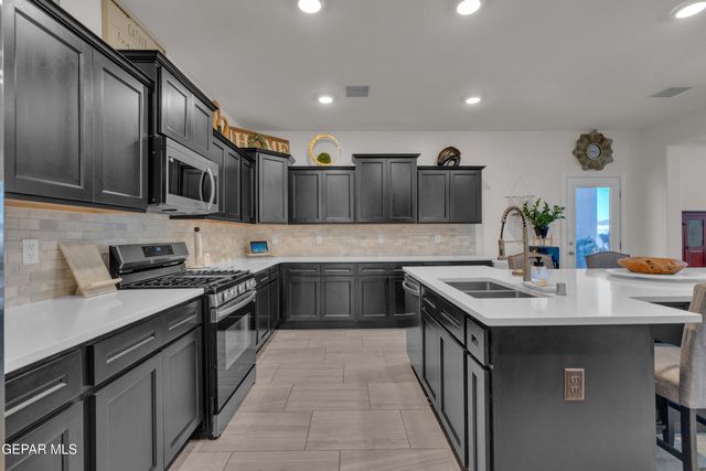 5024 MARK AVIZO, El Paso, TX 79938
