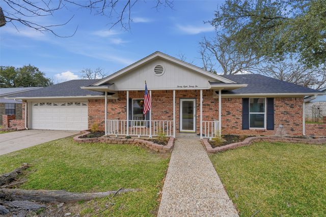 2822 Wentwood Drive, Grapevine, TX 76051