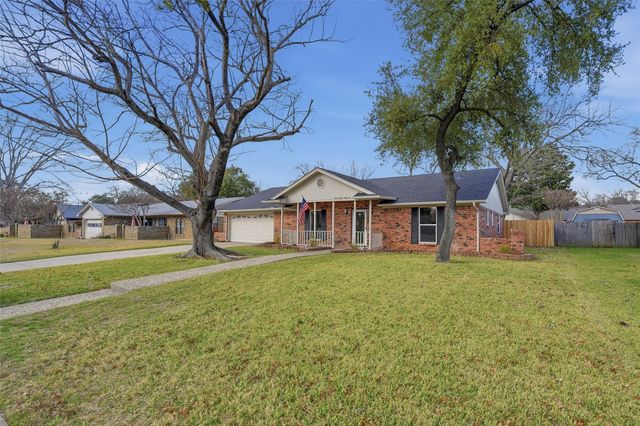 2822 Wentwood Drive, Grapevine, TX 76051