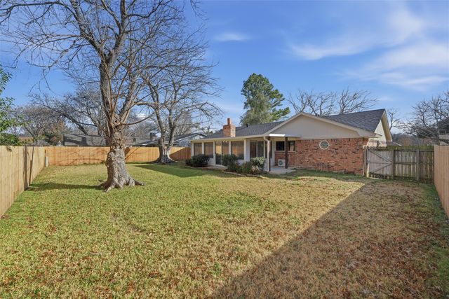 2822 Wentwood Drive, Grapevine, TX 76051