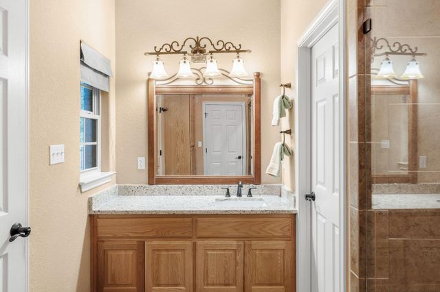 147 Konahuanui LN, Bastrop, TX 78602