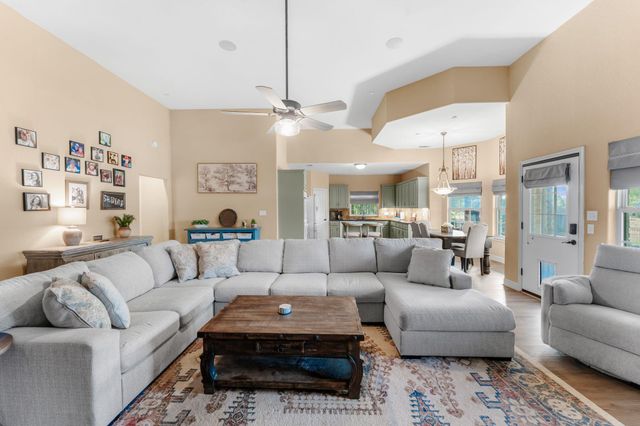 147 Konahuanui LN, Bastrop, TX 78602