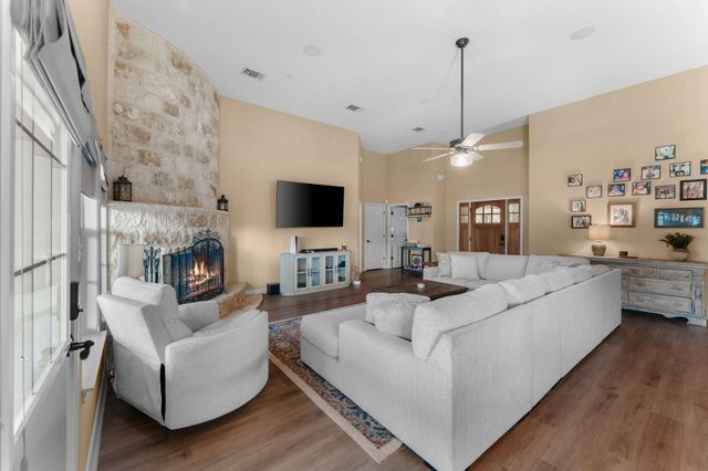 147 Konahuanui LN, Bastrop, TX 78602
