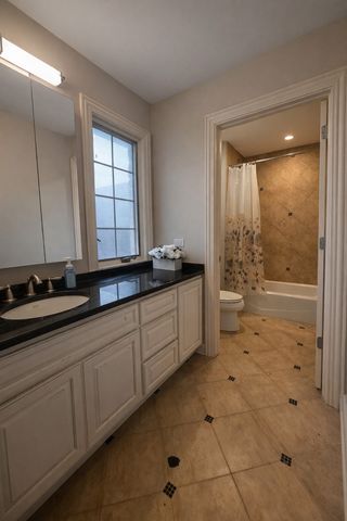 22542 Swanstone Court, Frankfort, IL 60423