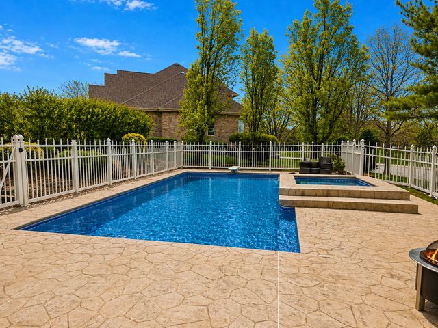 22542 Swanstone Court, Frankfort, IL 60423