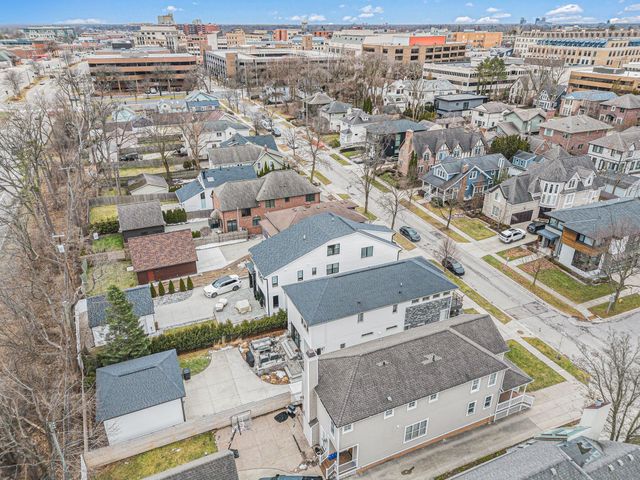 484 Park Street, Birmingham, MI 48009