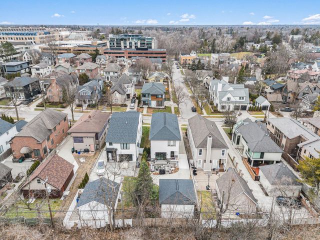 484 Park Street, Birmingham, MI 48009