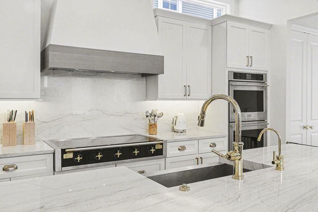 484 Park Street, Birmingham, MI 48009