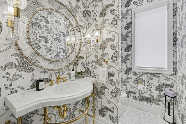 484 Park Street, Birmingham, MI 48009