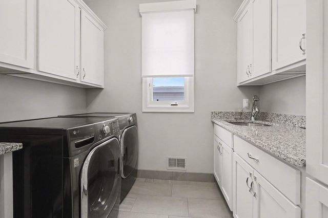 484 Park Street, Birmingham, MI 48009