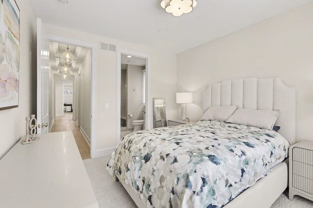 484 Park Street, Birmingham, MI 48009