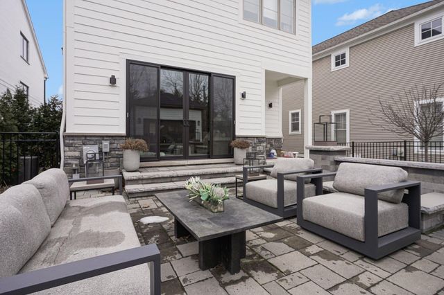 484 Park Street, Birmingham, MI 48009