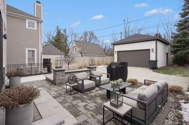 484 Park Street, Birmingham, MI 48009