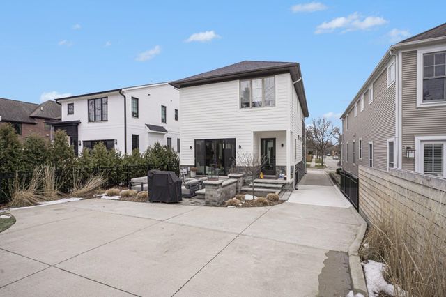 484 Park Street, Birmingham, MI 48009