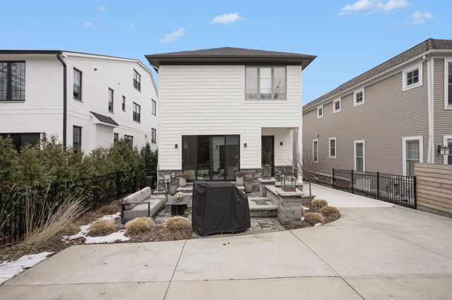 484 Park Street, Birmingham, MI 48009